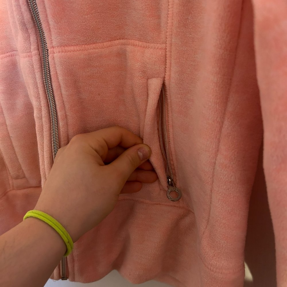 Calvin Klein Sweater - Picture 5 of 5